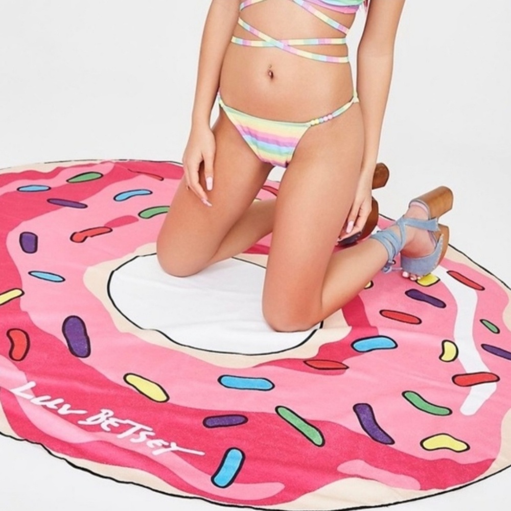 Luv Betsey by Betsey Johnson DonutFestival Blanket